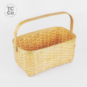 Made by hands bamboo basket with handle